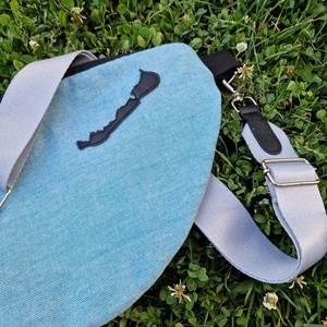 RE'A dizájn Kék Balaton banán crossbody  - táska & tok - hátizsák - roll top hátizsák - Meska.hu