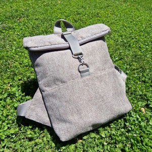 RE'A dizájn Soft Gray rolltop hátizsák  S méret, Táska & Tok, Hátizsák, Roll top hátizsák, Varrás, MESKA