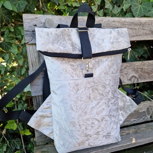 RE'A dizájn Silver Pearl - black rolltop hátizsák  S/M közötti méret, Táska & Tok, Hátizsák, Roll top hátizsák, Varrás, MESKA