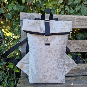 RE'A dizájn Silver Pearl - black rolltop hátizsák  S/M közötti méret - táska & tok - hátizsák - roll top hátizsák - Meska.hu