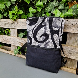 RE'A dizájn Black Waves trapéz hátizsák, Táska & Tok, Hátizsák, Roll top hátizsák, Varrás, MESKA