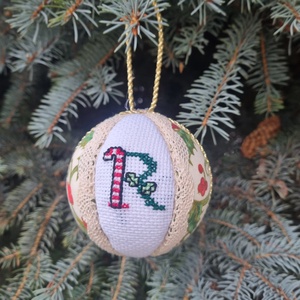 Karácsonyfadísz monogrammal - karácsony - karácsonyi lakásdekoráció - karácsonyfadíszek - Meska.hu