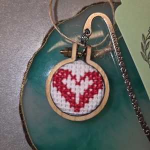 Szivecskés könyvjelző - könyv & zene - könyvjelző - Meska.hu