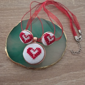 Szivecskés ékszerszett - Meska.hu