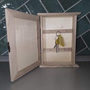 Kulcstartó szekrény - otthon & életmód - dekoráció - fali és függő dekoráció - fali kulcstartó - Meska.hu