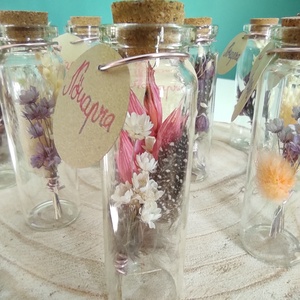 Mini csokrok üvegcsékben - otthon & életmód - papír, írószer - ajándékozás kellékei - ajándékkísérő - Meska.hu