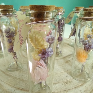 Mini csokrok üvegcsékben - otthon & életmód - papír, írószer - ajándékozás kellékei - ajándékkísérő - Meska.hu