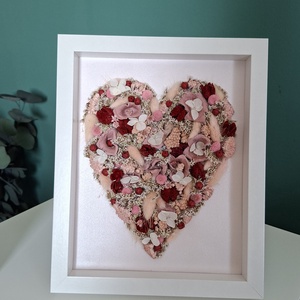 Virágokból szív képkeretben - otthon & életmód - virágdekoráció - virágdíszek - fali virágdekoráció - Meska.hu