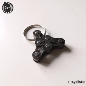 recyclista  CH-03 kulcstartó kerékpárláncból, Ékszer, Fülbevaló, Lógó fülbevaló, Újrahasznosított alapanyagból készült termékek, Ötvös, Meska