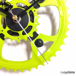 recyclock MES-043 - falióra újrahasznosított kerékpár alkatrészekből - méregzöld - otthon & életmód - dekoráció - fali és függő dekoráció - falióra & óra - Meska.hu