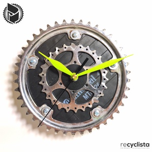 recyclock MES-050 - falióra újrahasznosított kerékpár alkatrészekből , Otthon & Életmód, Dekoráció, Fali és függő dekoráció, Falióra & óra, Újrahasznosított alapanyagból készült termékek, Ötvös, MESKA