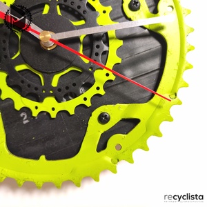 recyclock MES-053 - falióra újrahasznosított kerékpár alkatrészekből - méregzöld - otthon & életmód - dekoráció - fali és függő dekoráció - falióra & óra - Meska.hu