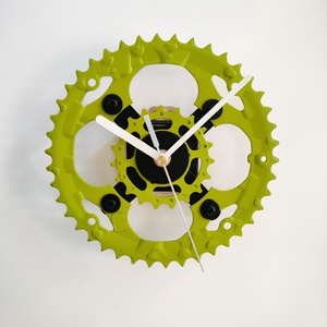 recyclock MES-034 - falióra újrahasznosított kerékpár alkatrészekből , Otthon & Életmód, Dekoráció, Fali és függő dekoráció, Falióra & óra, Újrahasznosított alapanyagból készült termékek, Ötvös, MESKA