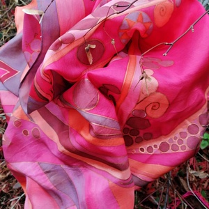 Kézi festésű valódi hernyóselyem kendő-Gránátalma - ruha & divat - sál, sapka, kendő - kendő - Meska.hu