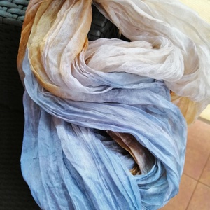 Gyűrt,batikolt valódi selyemsál Bézs és kék, Ruha & Divat, Sál, Sapka, Kendő, Kendő, Selyemfestés, MESKA