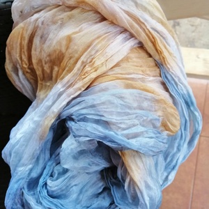 Gyűrt,batikolt valódi selyemsál Bézs és kék - ruha & divat - sál, sapka, kendő - kendő - Meska.hu