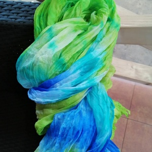 Gyűrt,batikolt valódi selyemsál -Zöld,kék árnyalatokkal - ruha & divat - sál, sapka, kendő - kendő - Meska.hu