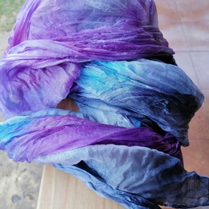 Gyűrt,batikolt valódi selyemsál -Lila,kék árnyalatokkal - Meska.hu