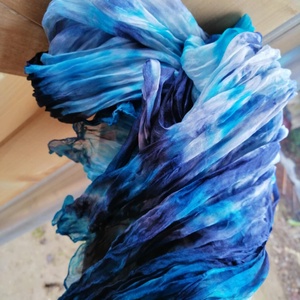 Gyűrt,batikolt valódi selyemsál -Türkíz,navykék árnyalatokkal - Meska.hu