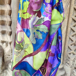 Kézi festésű valódi selyemsál-Szőlőfürtök - Meska.hu