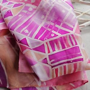 Kézi festésű valódi selyemsál rózsaszín és barack színekkel - ruha & divat - sál, sapka, kendő - sál - Meska.hu