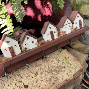 Fali kulcstartó, újrahasznosított fából - otthon & életmód - dekoráció - fali és függő dekoráció - fali kulcstartó - Meska.hu