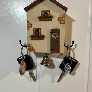 Fali kulcstartó, újrahasznosított fából - Meska.hu