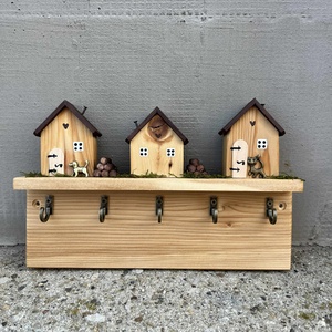 Fali kulcstartó, natúr, újrahasznosított fából - Meska.hu