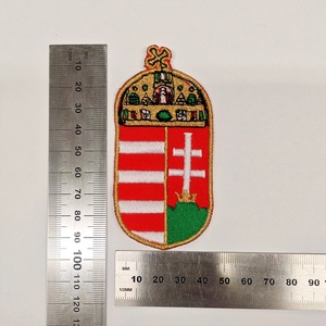 Hímzett felvarró Magyar Nemzeti címer, felvarrható 95x45mm - kellékek & szerszámok - méteráru - felvarrható, vasalható kellék - Meska.hu