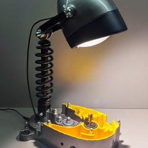 Motor alkatrészből  készült asztali lámpa - otthon & életmód - lámpa - asztali lámpa - Meska.hu