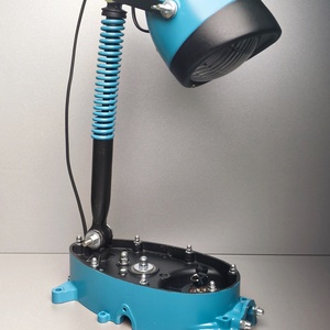 Motor alkatrészből  készült asztali lámpa, Otthon & Életmód, Lámpa, Asztali lámpa, Mindenmás, Újrahasznosított alapanyagból készült termékek, MESKA