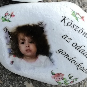 Fényképes és feliratos kő, személyre szabottan. :-), Otthon & Életmód, Dekoráció, Asztal és polc dekoráció, Kavics & Kő, Decoupage, transzfer és szalvétatechnika, Festett tárgyak, MESKA