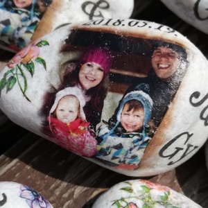 Fényképes és feliratos kő, személyre szabottan. :-), Otthon & Életmód, Papír, írószer, Ajándékkísérő, Ajándékozás kellékei, Decoupage, transzfer és szalvétatechnika, Festett tárgyak, MESKA