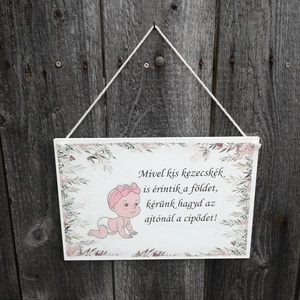 Babás, kedvesen figyelmeztető-tábla az előszobába.   :-)  - otthon & életmód - dekoráció - ajtó- és ablak dekoráció - ajtódísz & kopogtató - Meska.hu