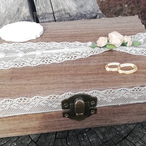 Neves-dátumos, natúr gyűrűtartó-gyűrűpárna fadobozban. :-) - esküvő - kiegészítők - gyűrűtartó & gyűrűpárna - Meska.hu