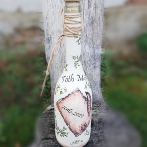 A ballagó fiú, ajándéka, egyedi mintákkal, feliratozva. Italos üveg, névvel, ballagásra. :-) - otthon & életmód - dekoráció - asztal és polc dekoráció - díszüveg - Meska.hu