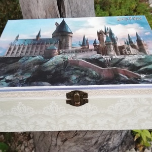 Harry Potter, 6 rekeszes ajándékátadó doboz, feliratos kártyákkal útravalónak. :-), Otthon & Lakás, Dekoráció, Asztal és polc dekoráció, Díszdoboz, Decoupage, transzfer és szalvétatechnika, Festett tárgyak, MESKA