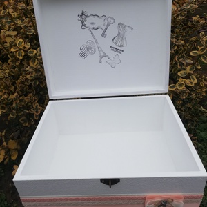 Csajos, lezárható, óriási méretű ajándékdoboz, egyedi mintával, feliratozva, névre szólóan.  :-) - ékszer - ékszertartó - ékszerdoboz - Meska.hu