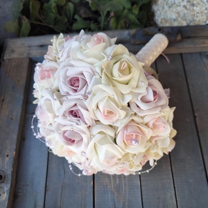 Esküvői, gyöngyös csokor, rengeteg rózsával, szatén szalaggal, csipkével. :-), Esküvő, Menyasszonyi- és dobócsokor, Virágkötés, MESKA