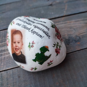 Fényképes és feliratos kő, személyre szabottan, óvodai jellel. :-) - otthon & életmód - dekoráció - asztal és polc dekoráció - kavics & kő - Meska.hu