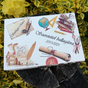 Fényképes és feliratos ballagási emlékdoboz, egyedi mintákkal.   :-), Otthon & Életmód, Dekoráció, Asztal és polc dekoráció, Díszdoboz, Decoupage, transzfer és szalvétatechnika, Festett tárgyak, MESKA