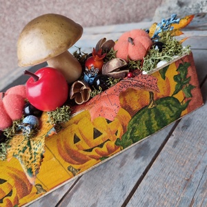 Őszi halloween dekoráció, tök mintás fa dobozban, nagyméretű gombával. :-) - Meska.hu