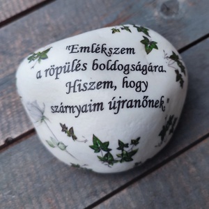 Feliratos, fehér rózsa mintás kő egy szeretett Embernek aki már nem lehet Veled de Fentről vigyáz Rád... :-), Otthon & Lakás, Vallás, Temetkezési tárgy, Decoupage, transzfer és szalvétatechnika, Festett tárgyak, MESKA