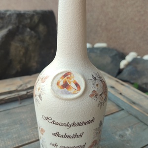  Esküvőre készült feliratos italos üveg, egyedi mintával. :-), Esküvő, Emlék & Ajándék, Nászajándék, Esküvői pohár, pohárszett, Decoupage, transzfer és szalvétatechnika, Festett tárgyak, MESKA