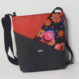 Kicsi Oldaltáska ,válltáska - táska & tok - kézitáska & válltáska - vállon átvethető táska - Meska.hu