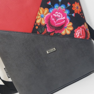 Kicsi Oldaltáska ,válltáska - táska & tok - kézitáska & válltáska - vállon átvethető táska - Meska.hu