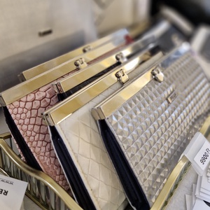 Fém keretes pénztárca - táska & tok - pénztárca & más tok - kártyatartó & irattartó - Meska.hu