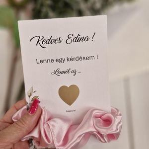 Tanú felkérő kaparós kártya scrunchie hajgumival - Meska.hu