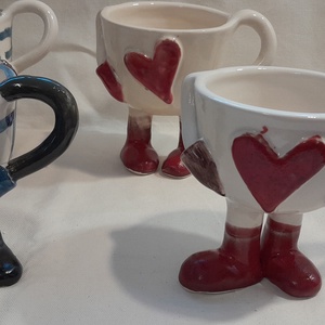 Karácsonyi szíves-lábas bögre - Meska.hu