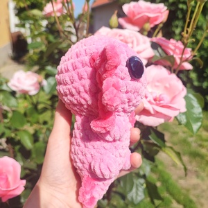 Pink horgolt axolotl, óriás szemekkel - játék & sport - plüssállat & játékfigura - hal - Meska.hu